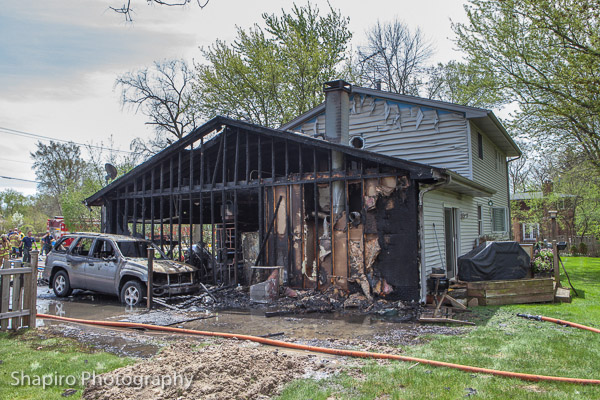house fire in Lincilnshire IL at 76 Riverwoods Road 5-11-14 larry Shapiro photography shapirophotography.net Lincolnshire Riverwoods FPD